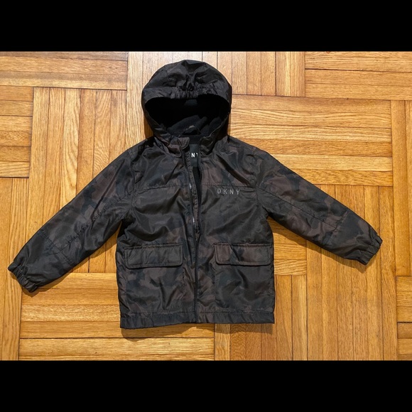 DKNY Jacket boys size 5-6 - Picture 1 of 5